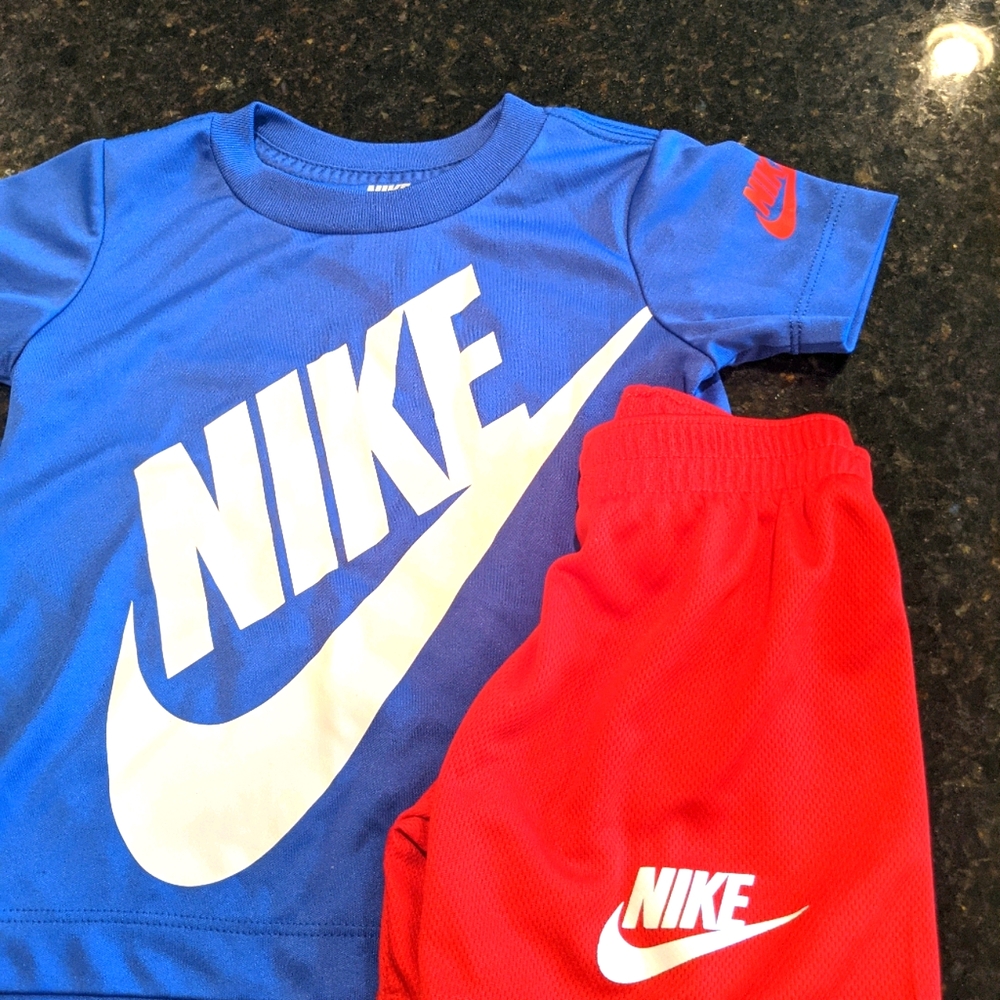 Nike shirt and short set